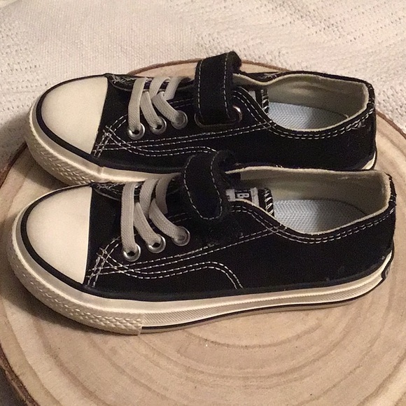 Babaya , tennis shoes, new without tag size 26 or size 10 toddlers boys - Picture 2 of 7